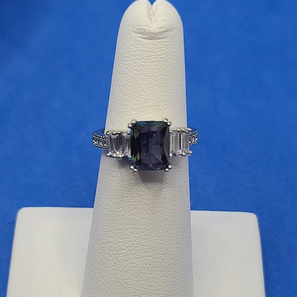 NWT Mystic Topaz & Cubic Zirconia Ring in Sterling Silver Size 6 & 8 - Picture 5 of 7